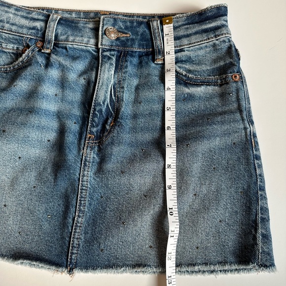 American Eagle A-Line 90’s High-Rise Mini Skirt With Rhinestone Detailing - Picture 7 of 8